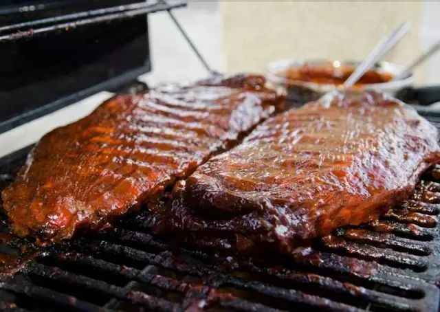 Exploring Regional Specialties: Iconic Dishes from Three U.S. States